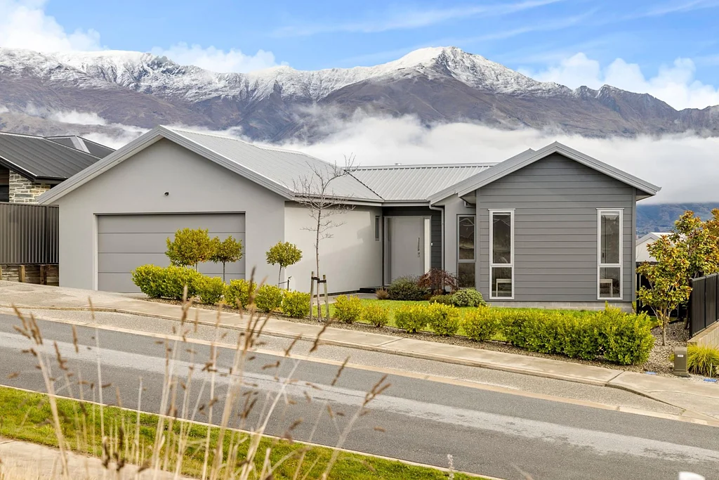8 The Heights Avenue, Wanaka, Otago