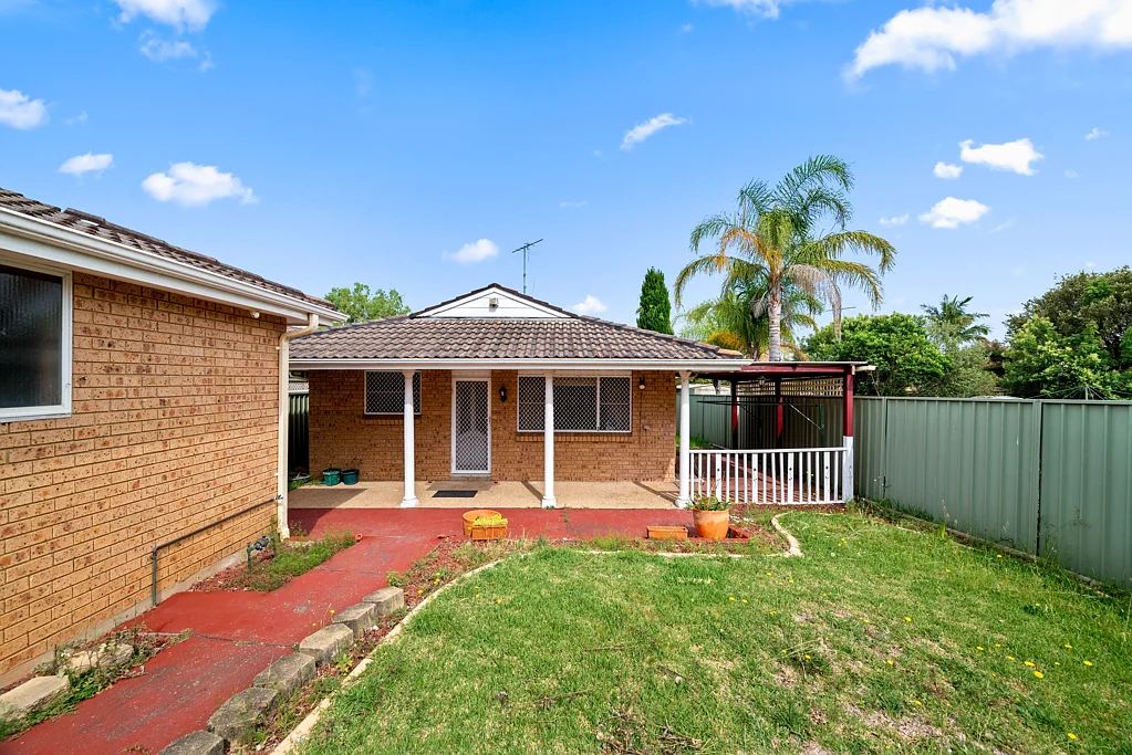 6/209 Harrow Road, Glenfield, NSW 2167