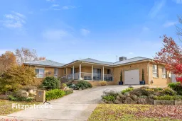 2 HEADLEY PL, Kooringal