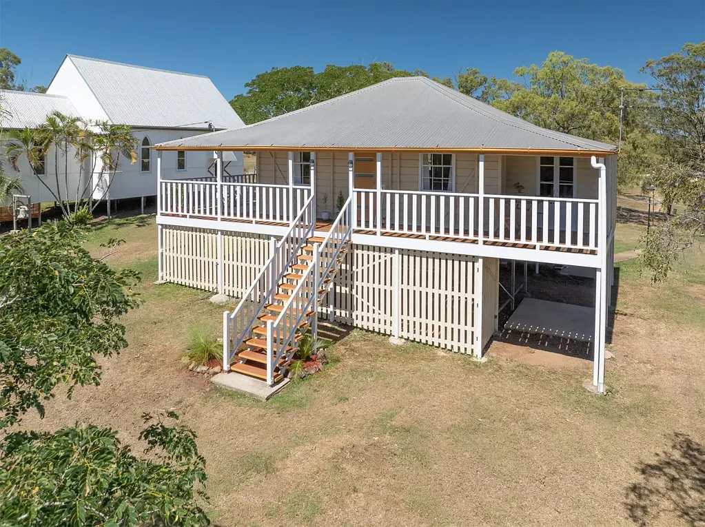 57 Raglan Street, Mount Larcom, QLD 4695