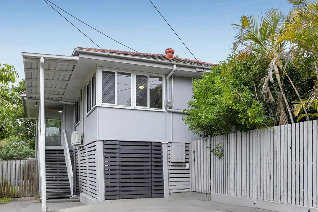 Acacia Ridge 3 Bedroom Rebuild or Repair - Quiet Cul-de-sac