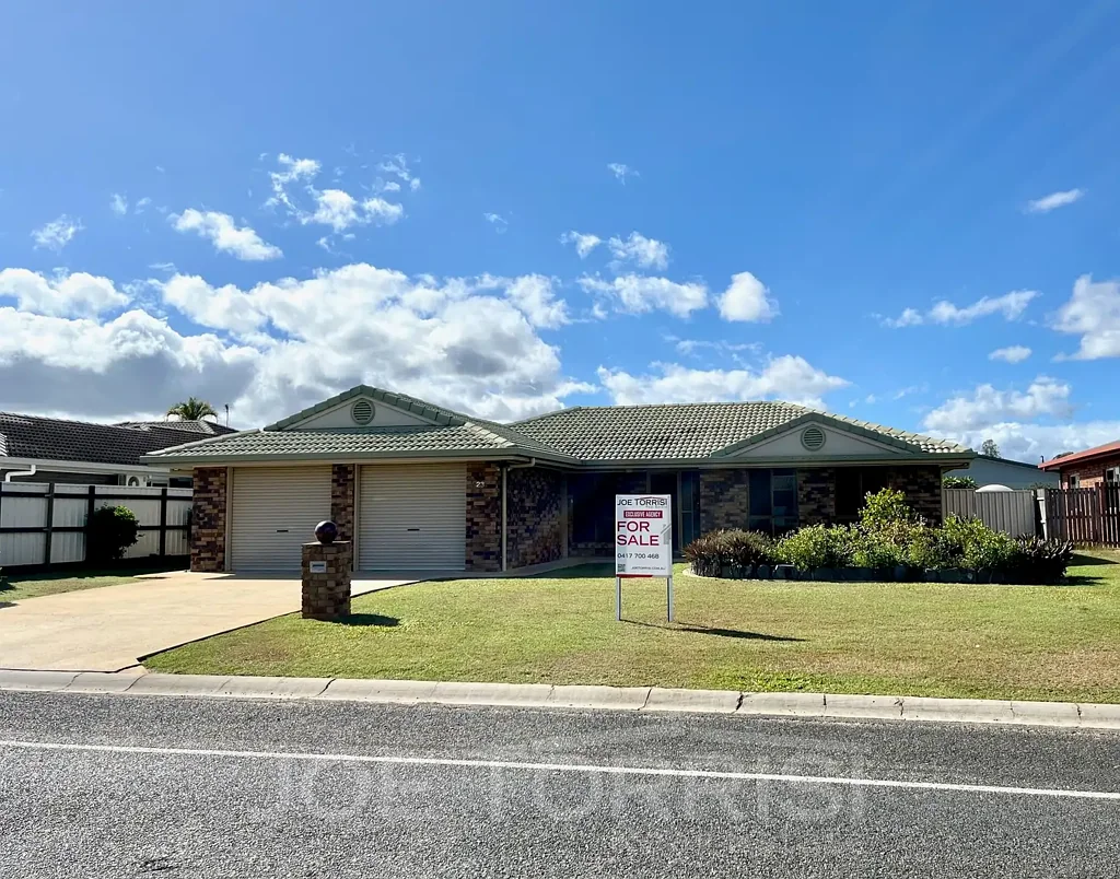 Mareeba 4 Bedroom QUALITY HOME + FANTASTIC LOCATION