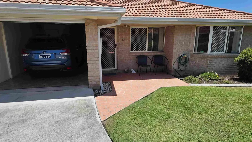 Comfortable Townhouse in Quiet Heritage Village Complex