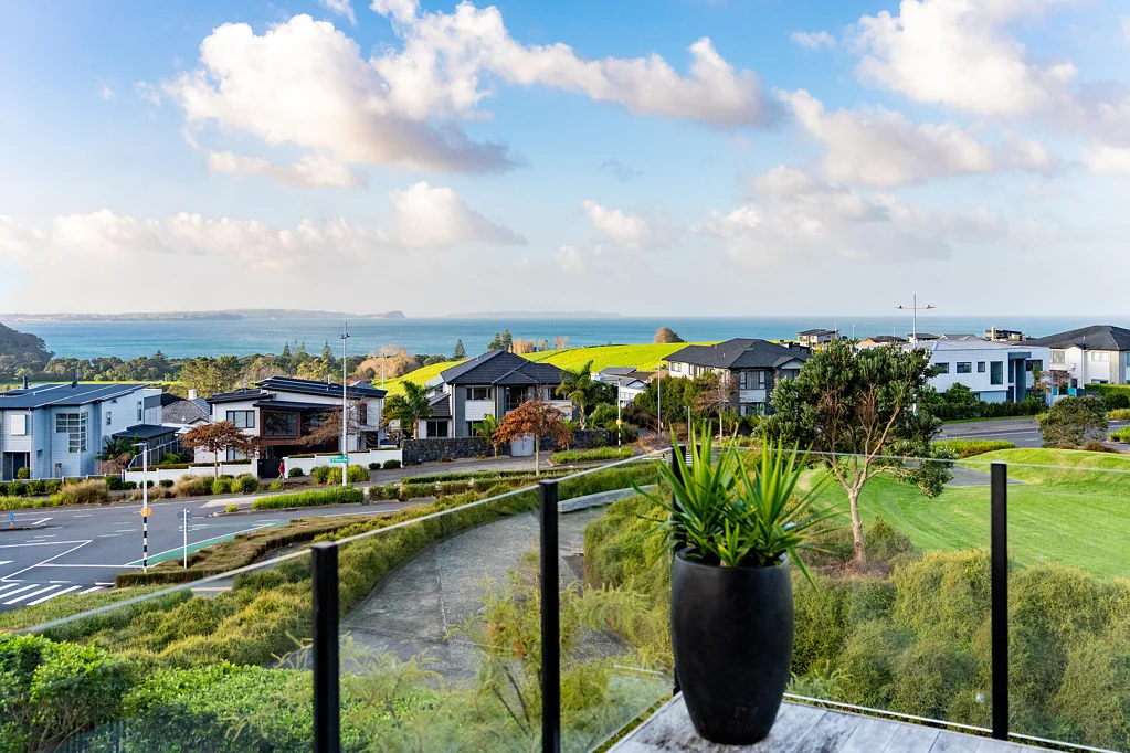 Long Bay 4कमरा Space, Style, Sea Views & Seamless Living
