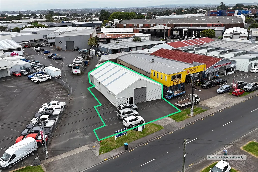 Saint Johns CBRE | High-Profile Industrial Warehouse