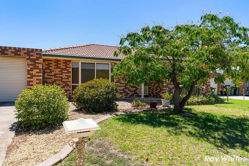 75 Dalman Parkway, Glenfield Park, NSW 2650