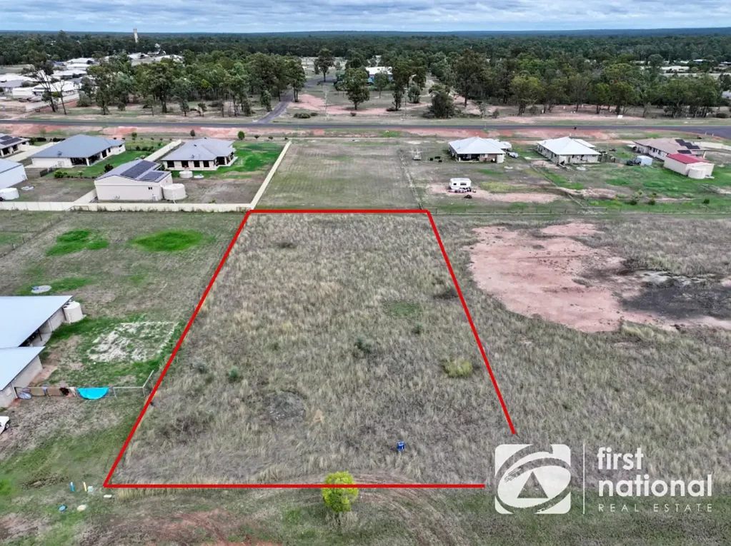 8 Vowles Street, Miles, QLD 4415