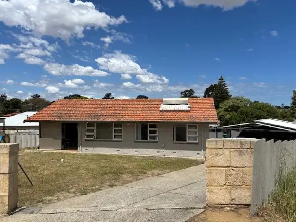 Girrawheen 3બેડરૂમ HUGE 1224sqm BLOCK!