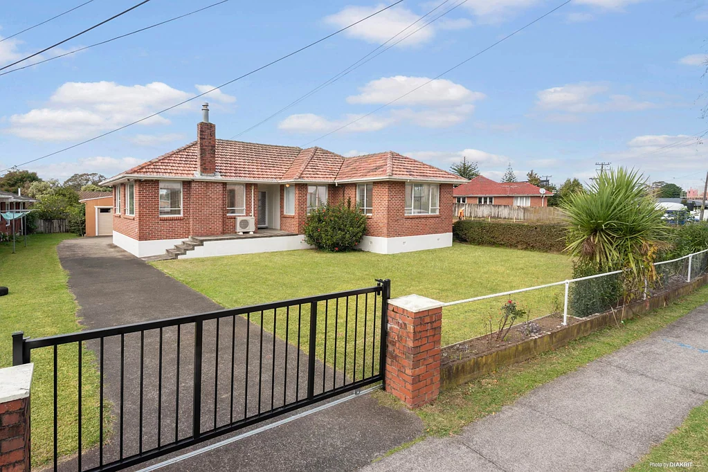Te Atatu Peninsula 3房  A Classic Treasure Awaits in Te Atatu Peninsula!