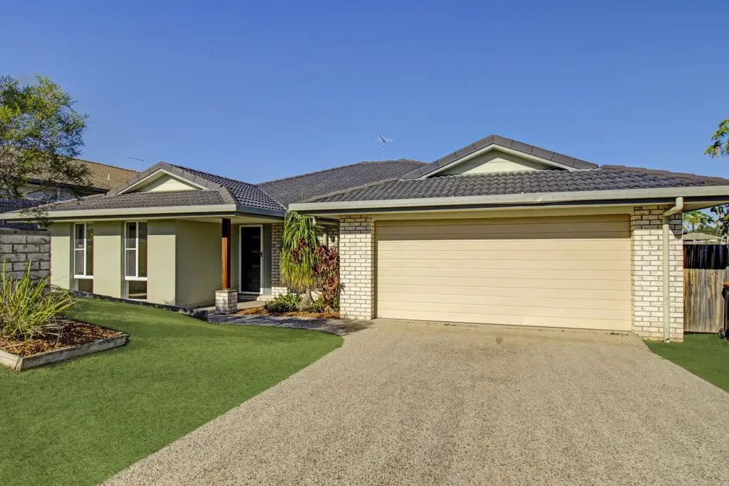 Spacious 4-Bedroom Family Home on Large Block