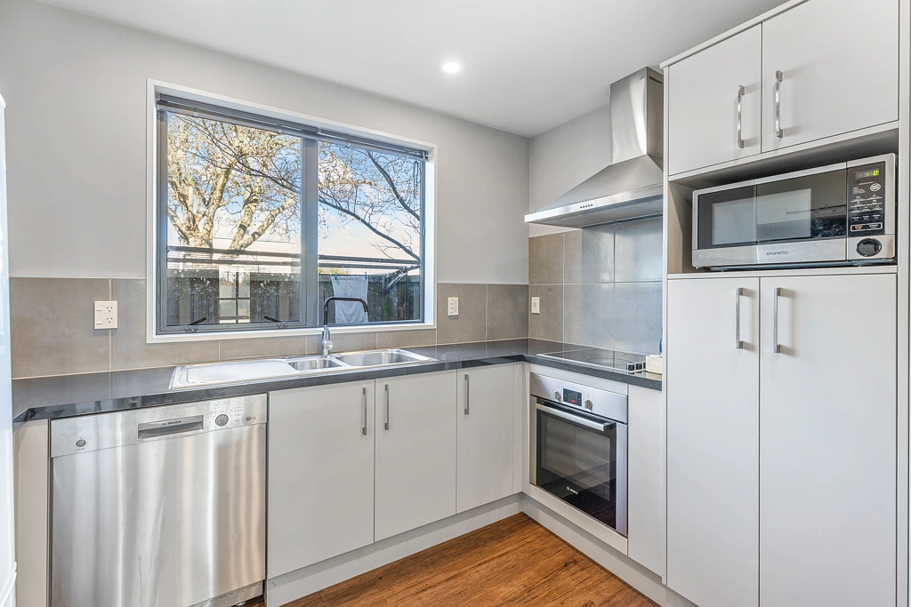 Edgeware 4 Bedroom Last week to view!