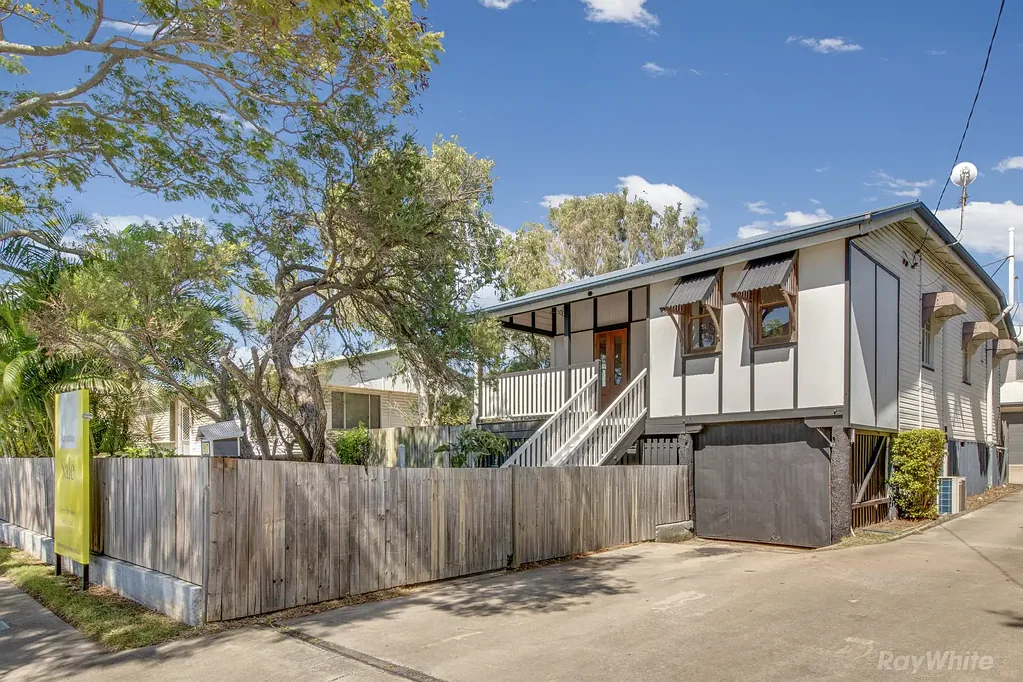 3 BEDROOM COTTAGE IN SOUTH GLADSTONE