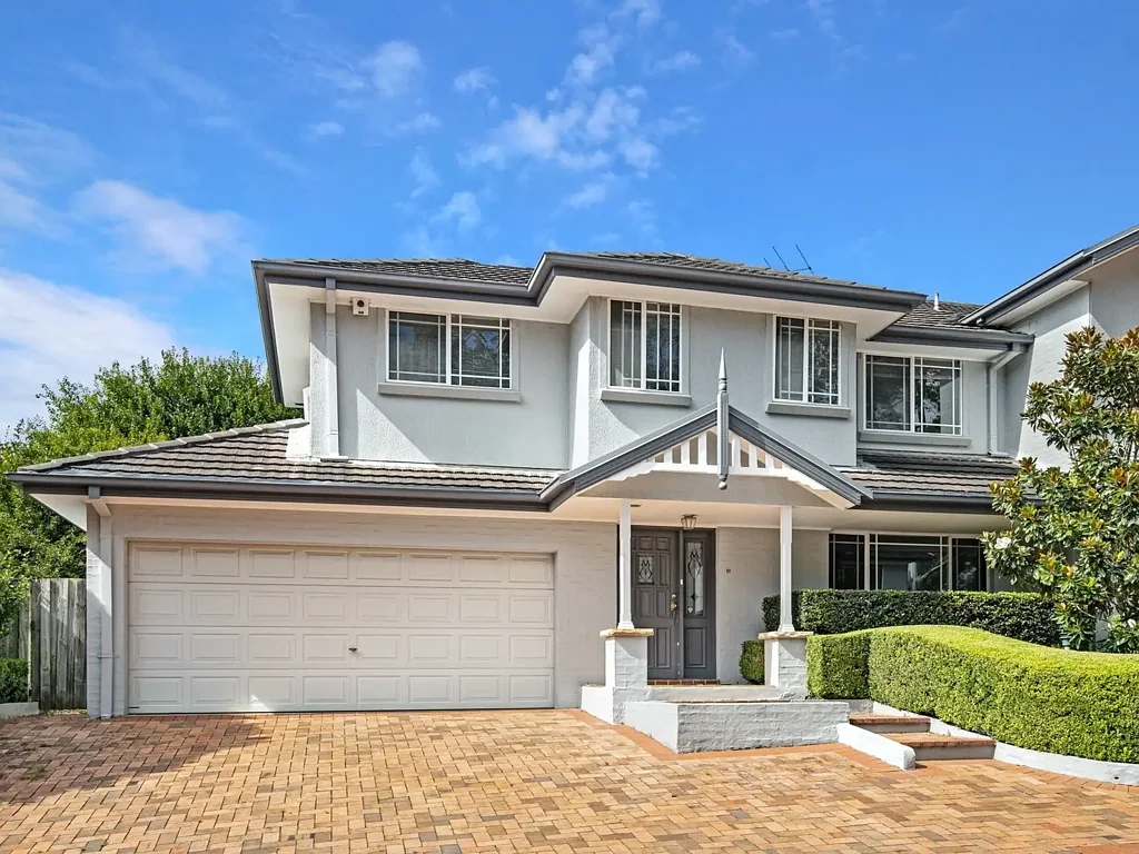 Three Bedrooms Townhouse in Beecroft