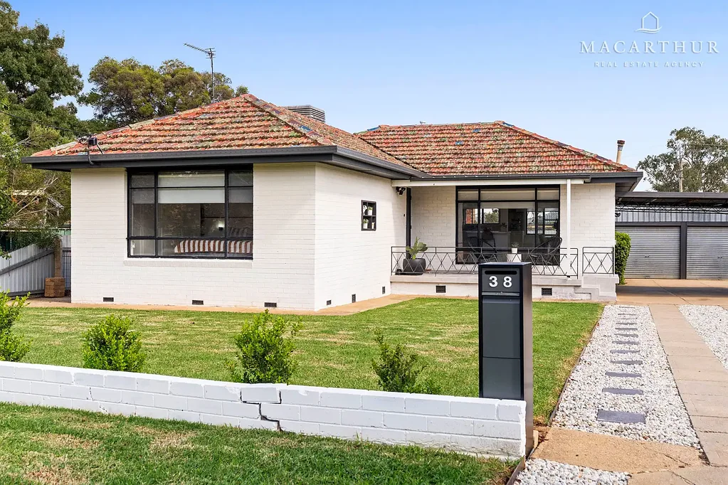 Updated Family Home with Double-Bay Powered Shed
