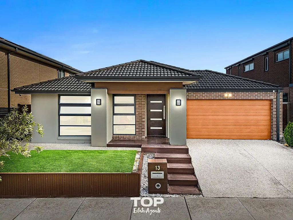 Clyde North 4房  Stylish and Spacious Family Home with Dual Master Suites and Alfresco Kitchen