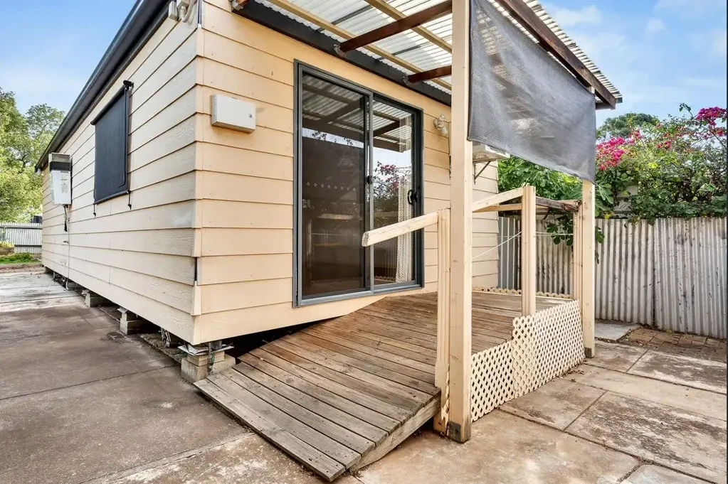 Neat, Private & Low-Maintenance — Ideal for a Single or Couple