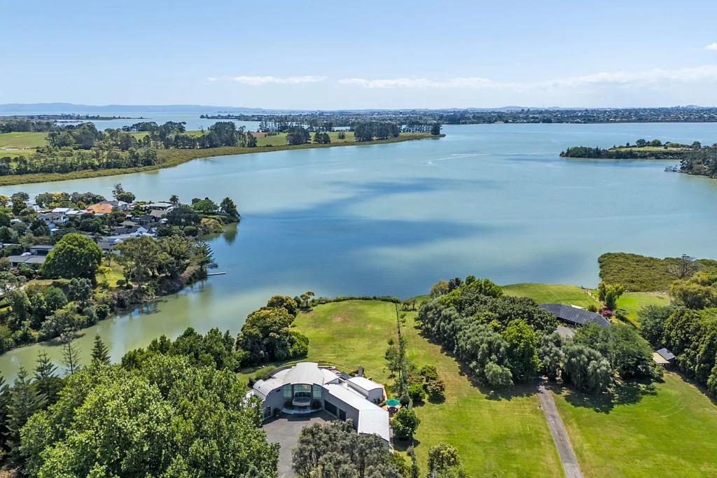 Karaka 4ห้องนอน 1Ha Waterfront Zoned as Residential