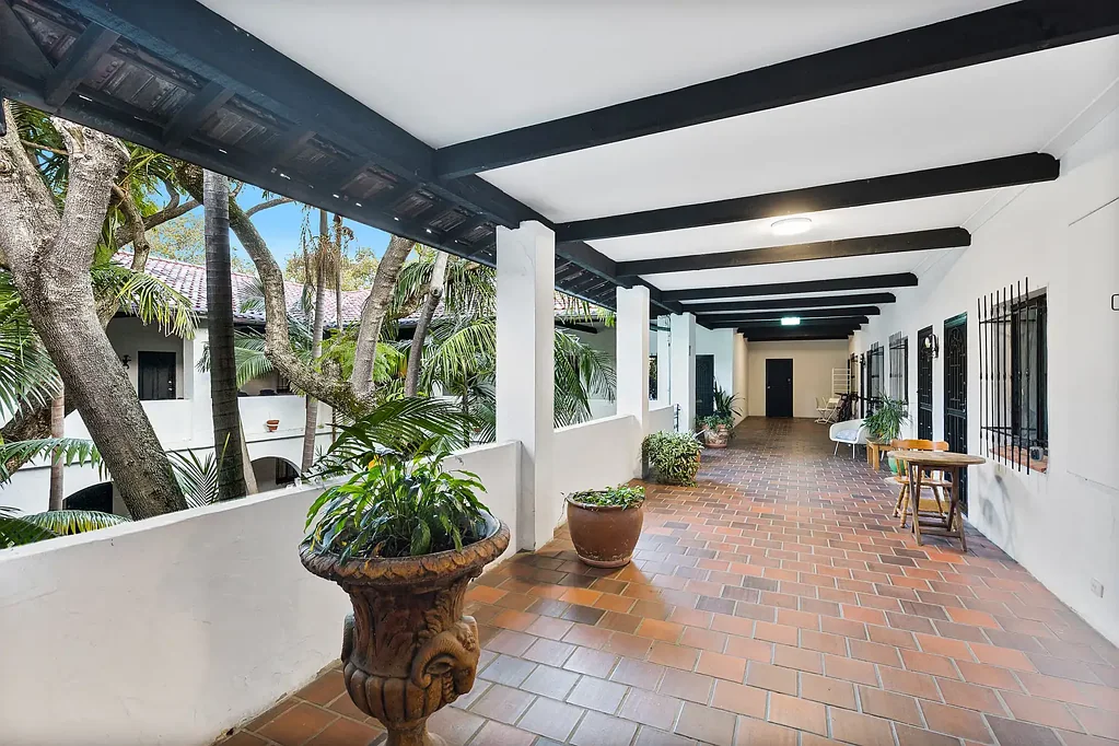 FULLY FURNISHED TRANQUIL STUDIO SET IN A CLASSIC SPANISH MISSION STYLED BLOCK