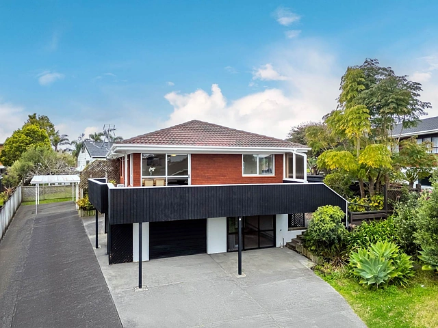 1/36 Halberg Street, Glenfield, North Shore City