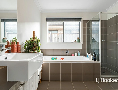 9 Milla Avenue, Armstrong Creek, Geelong, 4 habitaciones, 2 baños, House