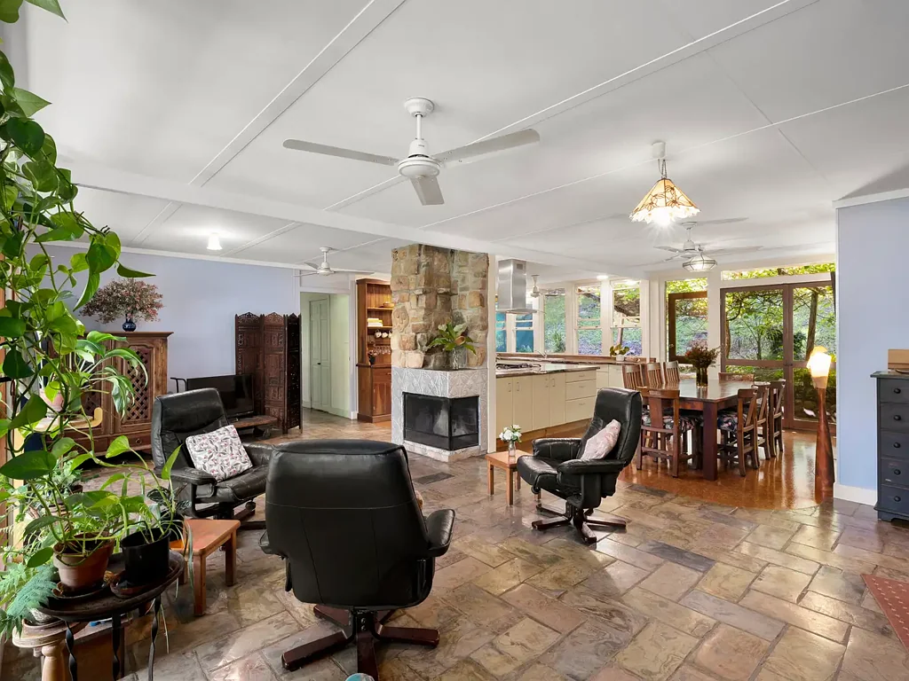 Bellingen 5 Bedroom Offset your mortgage with two income streams - while enjoying your bright and airy family home in a natural wonderland.