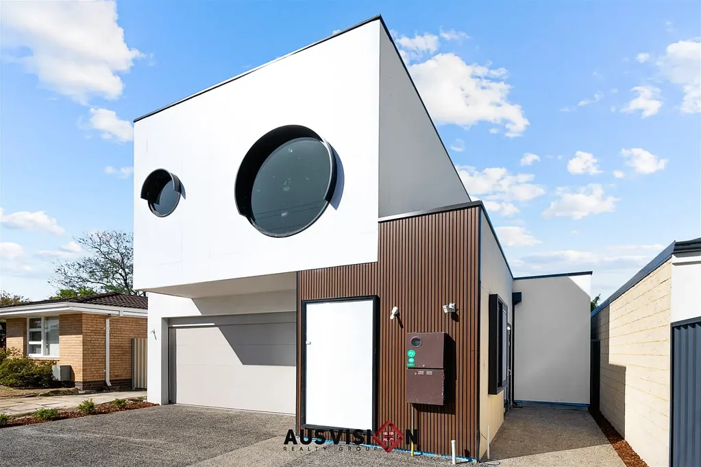 Futurist Design 3x2 home - Furnished