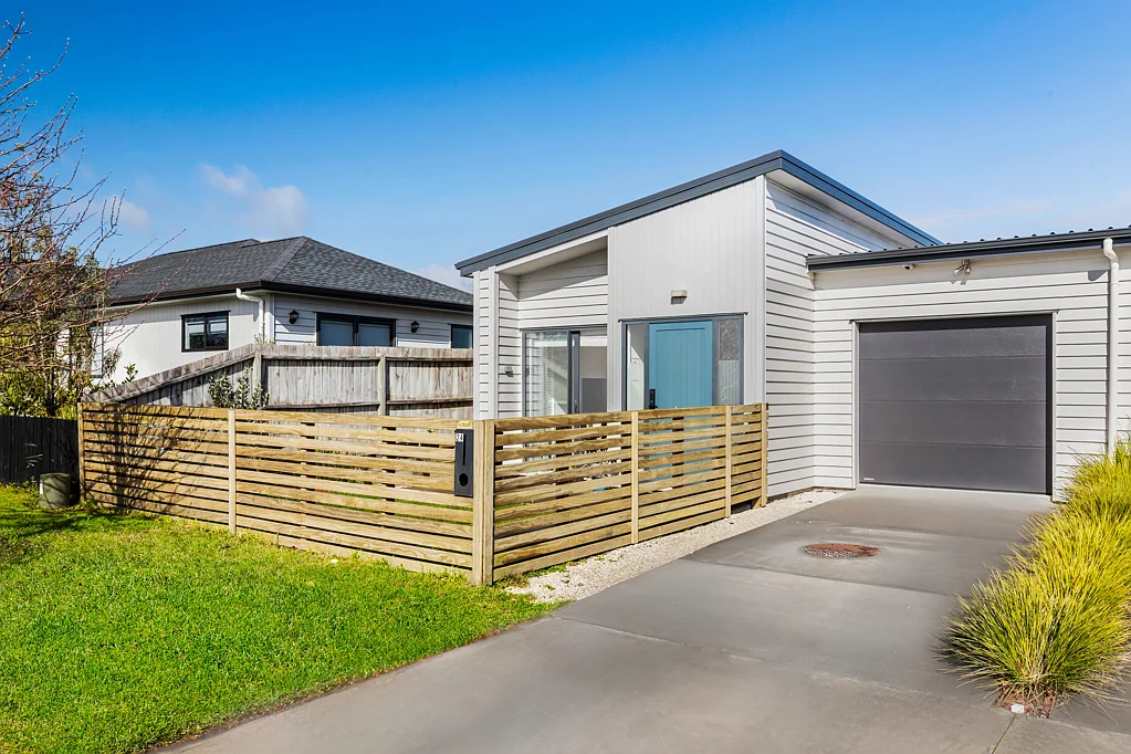 Pukekohe 3Moenga Modern Living in Pukekohe - Urgent Sale!