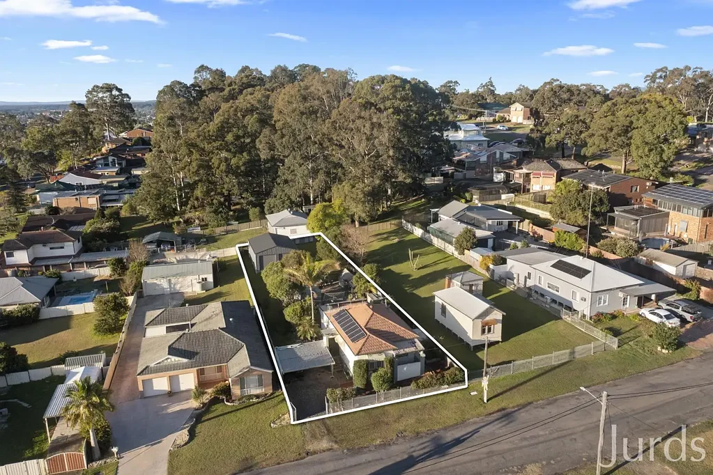 Bellbird Heights 3房  Huge 935m² Block with 10x7m Shed