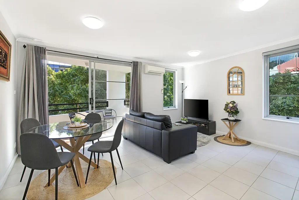 Sydney 1Zimmer An Investment Opportunity for a 51 Square Metre, Serviced Apartment with Secure Parking