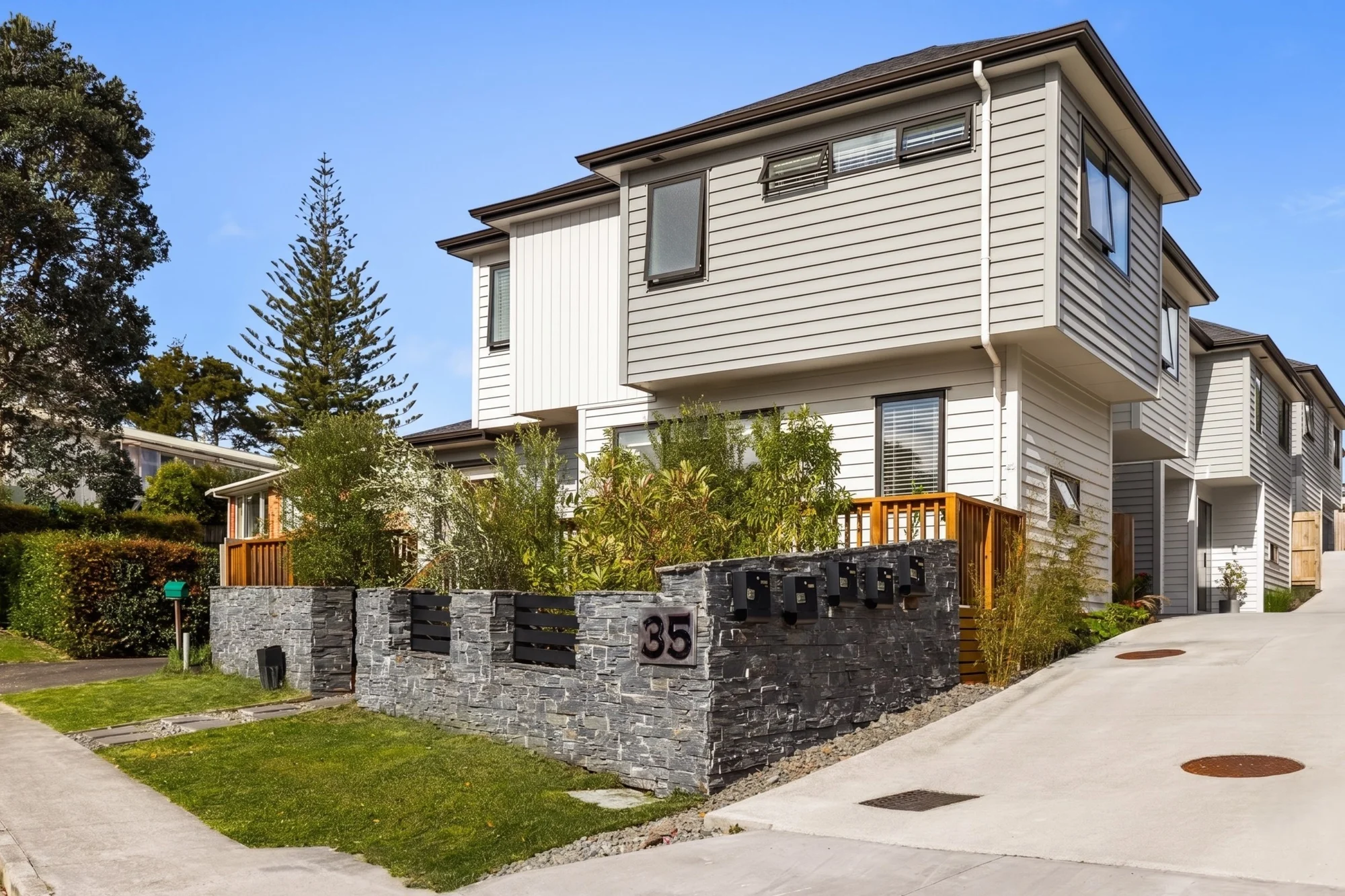 Te Atatu Peninsula 4房 Modern Comfort, Prime Location!