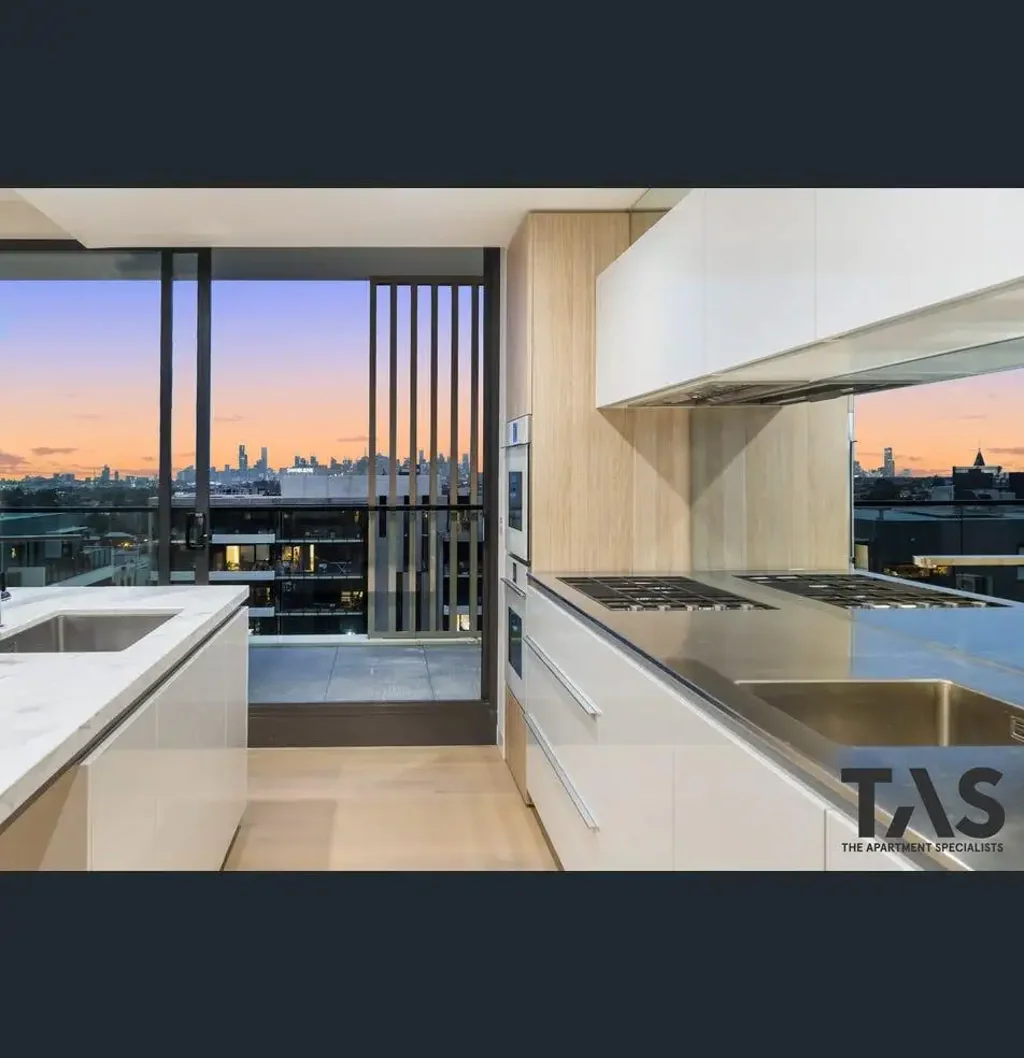 Welcome to Esquire Penthouse: Where Luxury Meets Home!