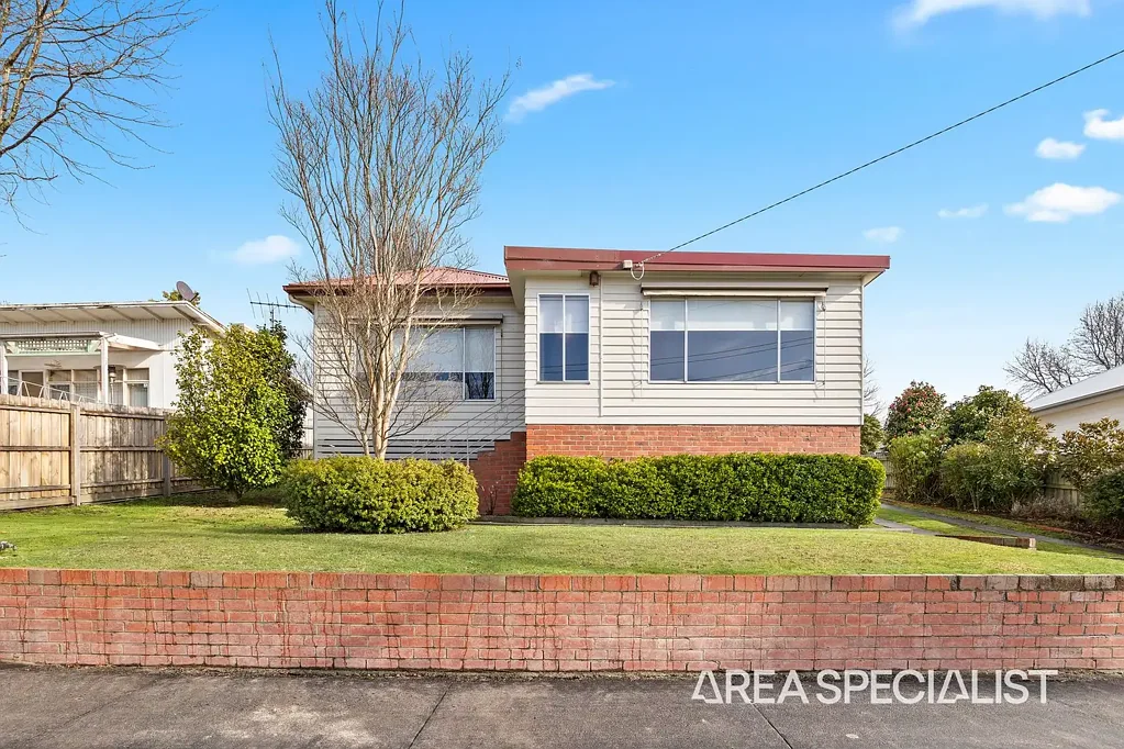 Korumburra 3 Bedroom The Brief: Neat as a Pin!