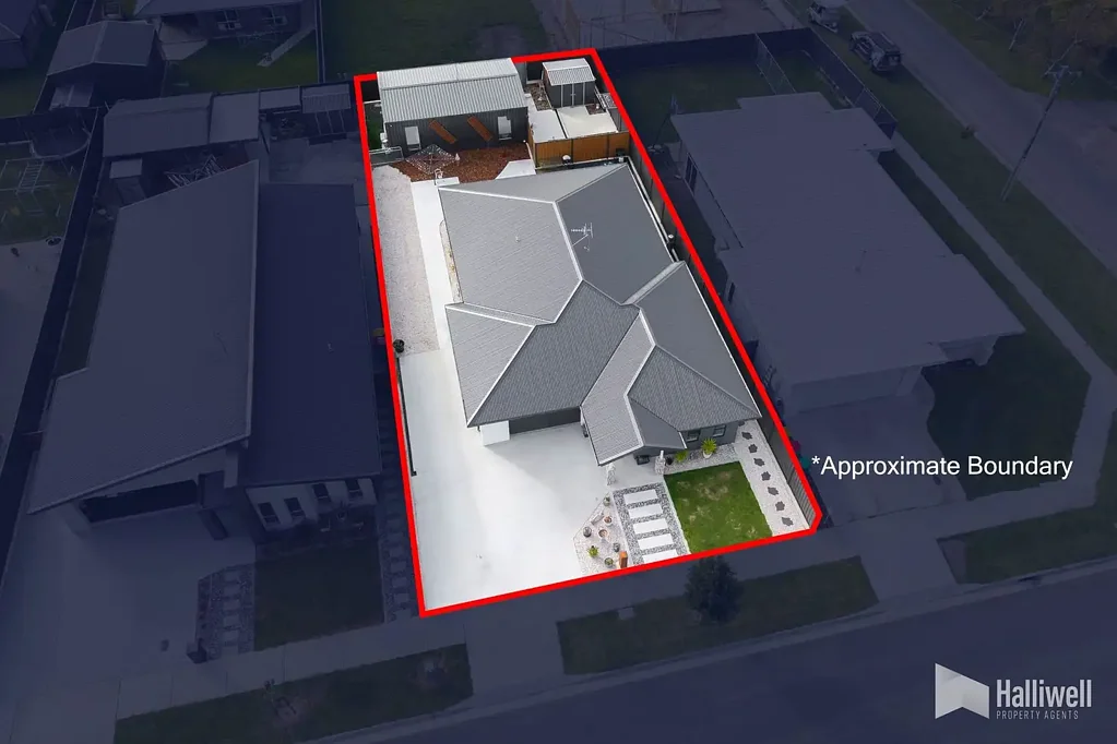 Latrobe 5房  Modern Home with Space for the Whole Family