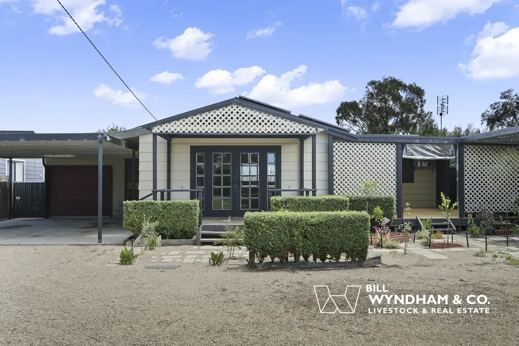Paynesville 3房  Substantial Family Home with Future Development Potential
