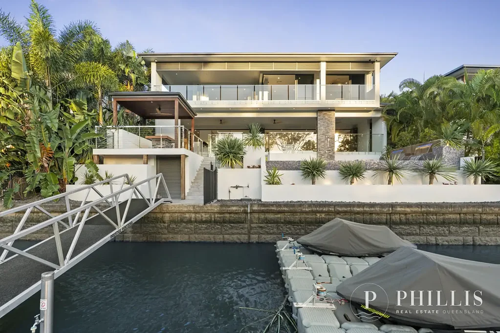 Hope Island 7房  3-level North-facing Riverfront Mansion | 20-car garage