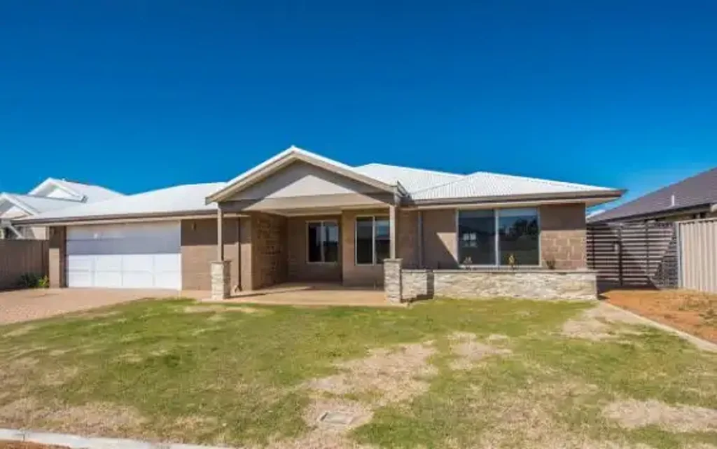 Large home in cul-de-sac!