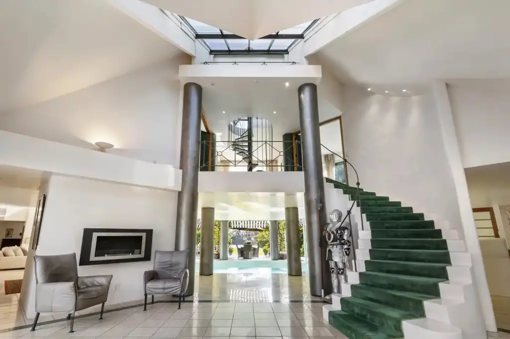 Karaka 4Kwarto Timeless Architectural Legacy on the Water