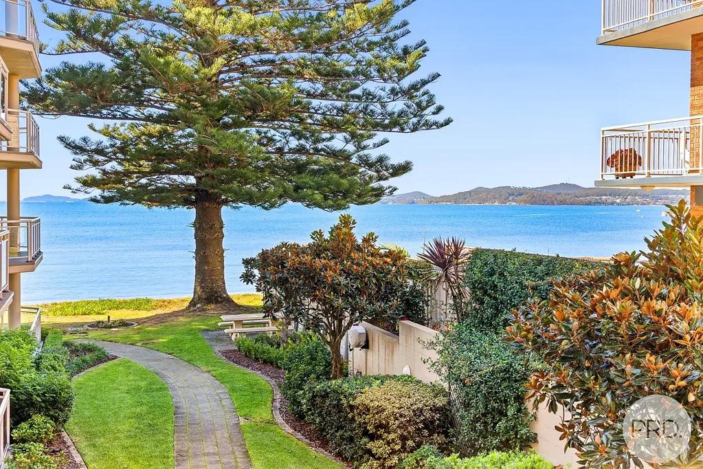 Soldiers Point 3Zimmer Coastal Waterfront Living with Stunning Bay Views