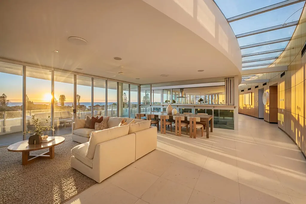 Coolum Beach 4બેડરૂમ Sky-High Luxury | Sunshine Coast's Finest Penthouse
