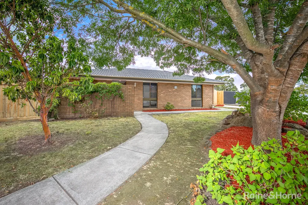 43 Carnoustie Drive, Sunbury, VIC 3429