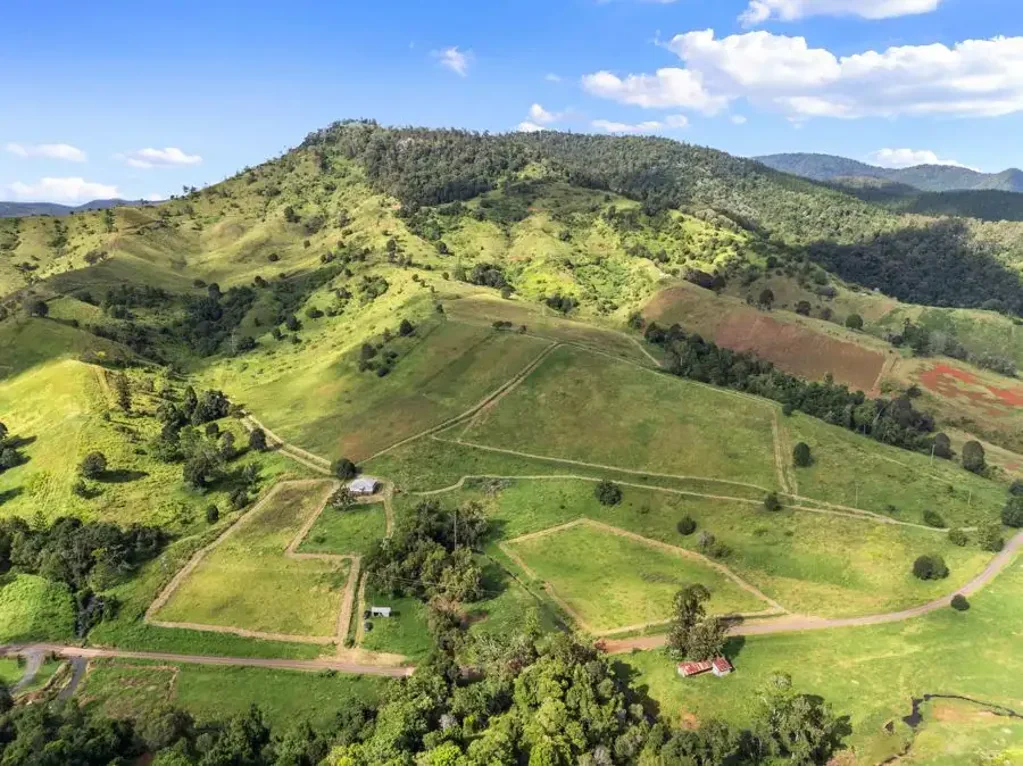 Marys Creek 3ห้องนอน Prime Fertile Farm with Water Licence