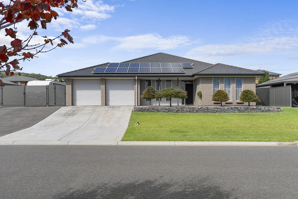 Meadows 5房  Luxury Family Living on a 1000m2 Allotment with Side Access