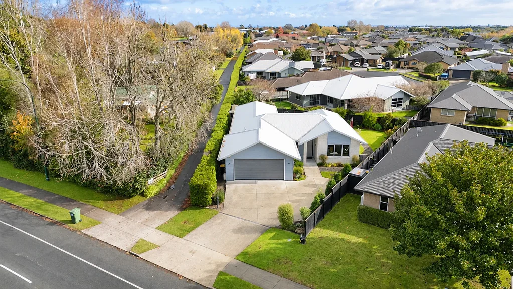 Cambridge 4房  3 Bed plus Office & Multiple Living areas.