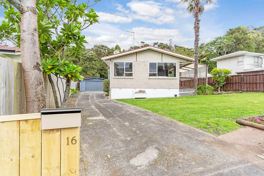 16 Staincross Street, Green Bay, Waitakere City, Auckland