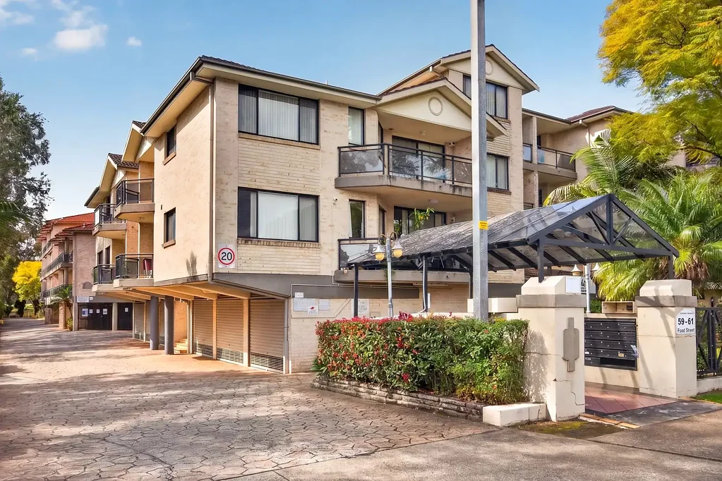 Westmead 2 Slaapkamer Ultra-Convenient Apartment Offering Generous Living And Dual Balconies