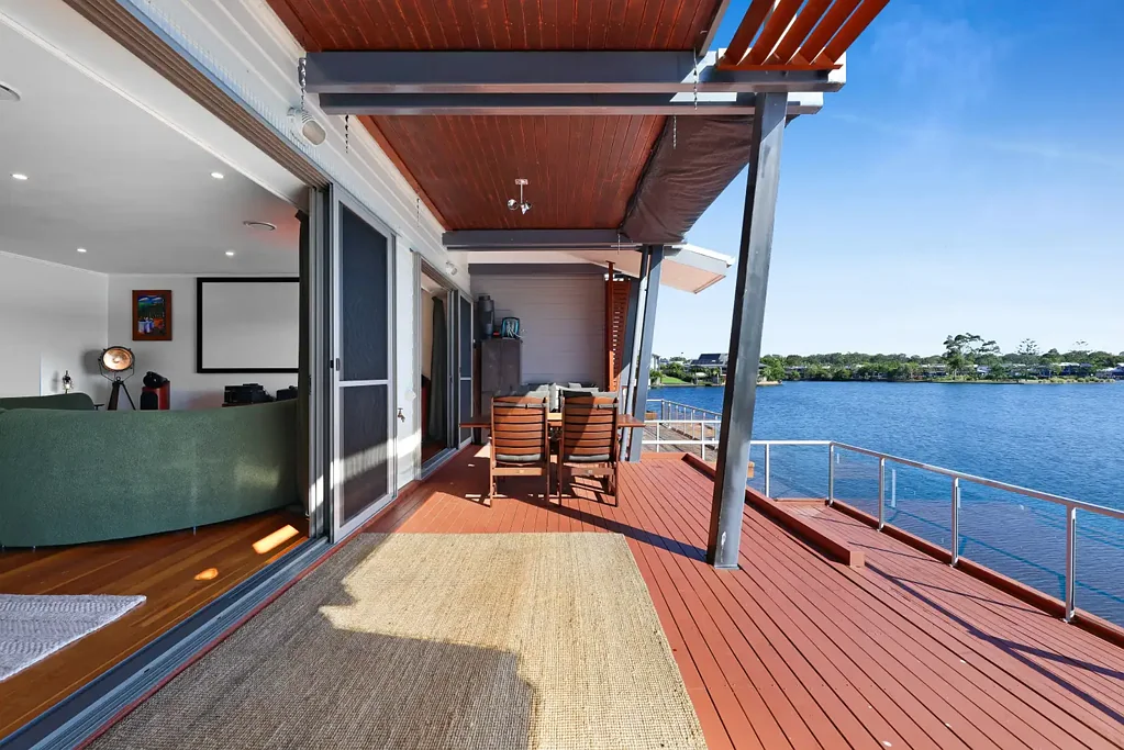 Coombabah 4 Bedroom Rare Waterfront Living - Lifestyle, Space & Serenity