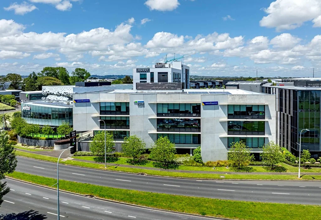 East Tamaki CBRE - High Quality Highbrook Office with Fit-Out