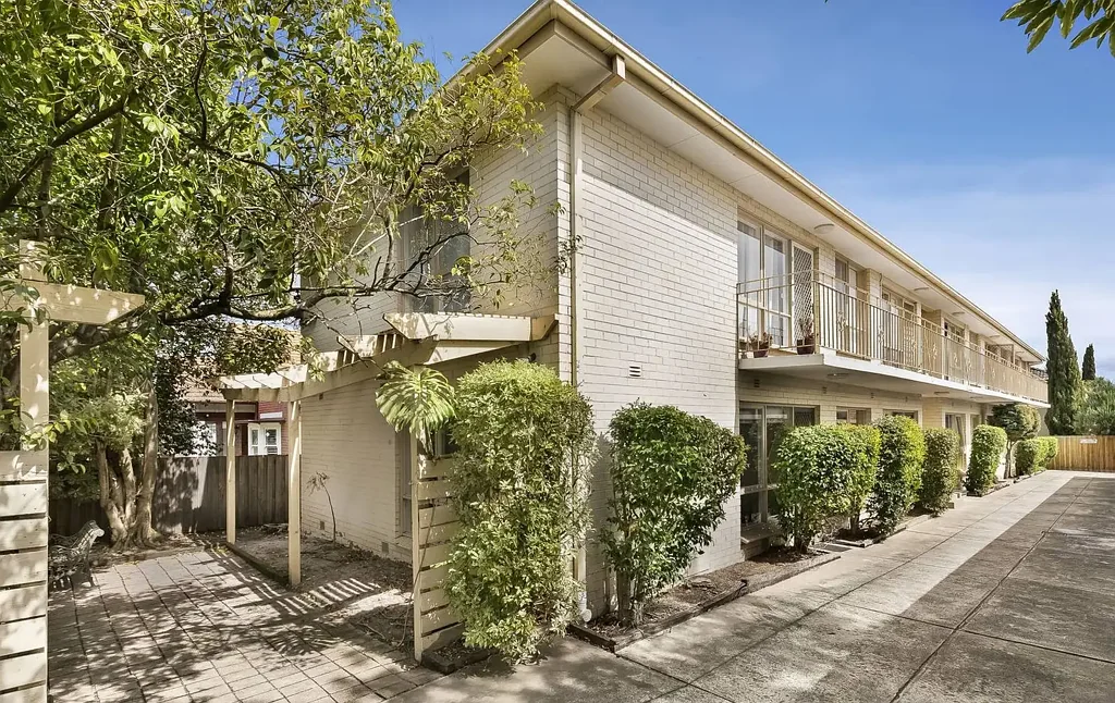 Move Straight In – Fully Furnished Carnegie Living | FLARE REAL ESTATE