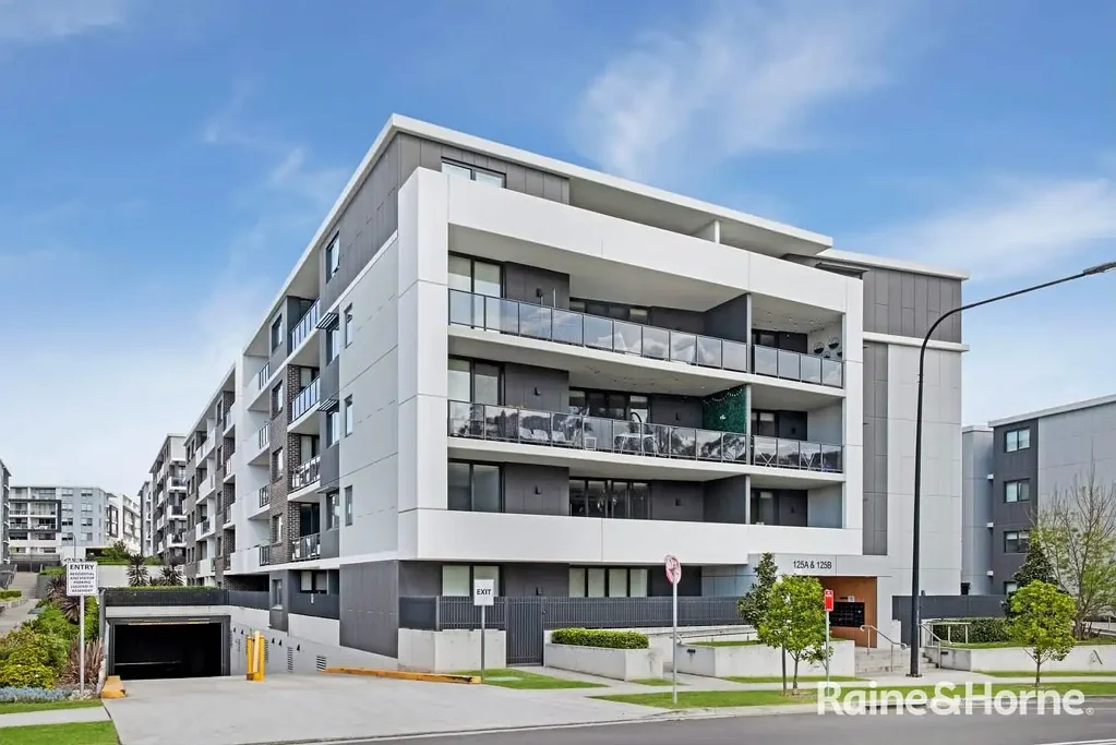 Two Bedroom Unit in Convenient Location