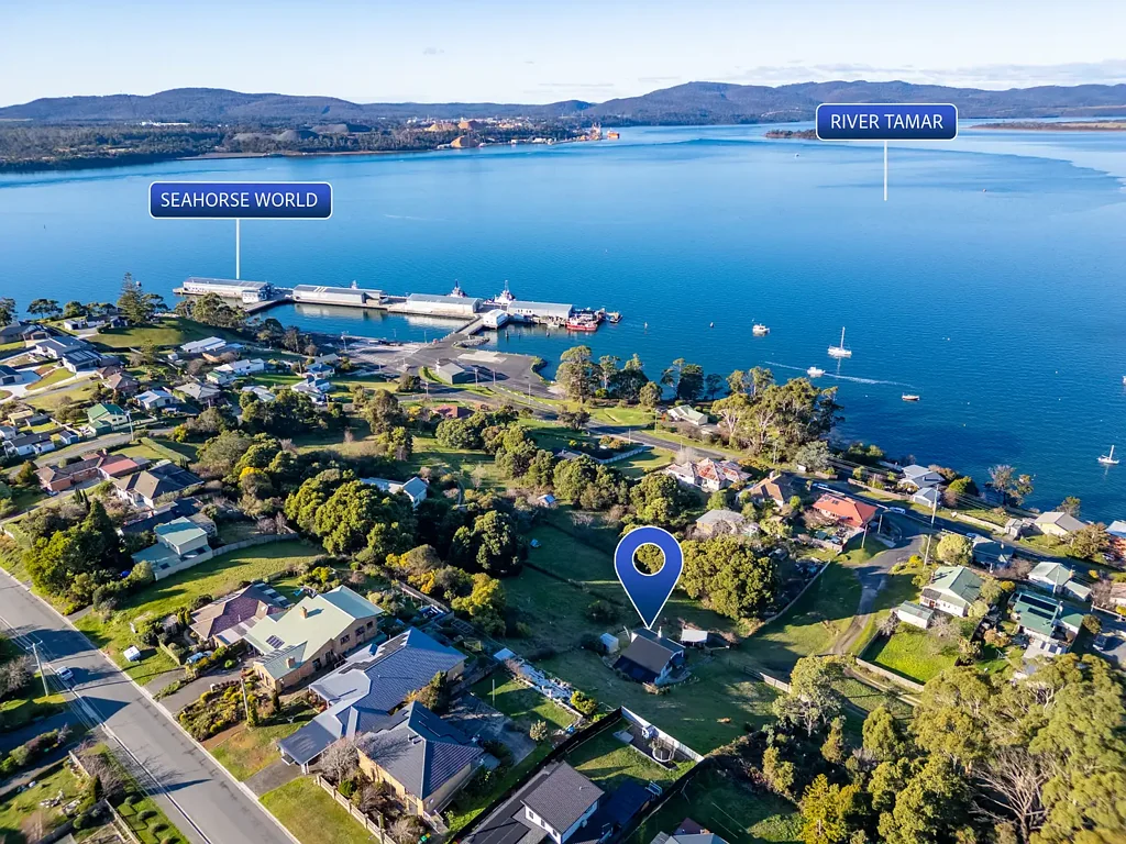 Beauty Point 2 Bedroom Views, Charm & Potential